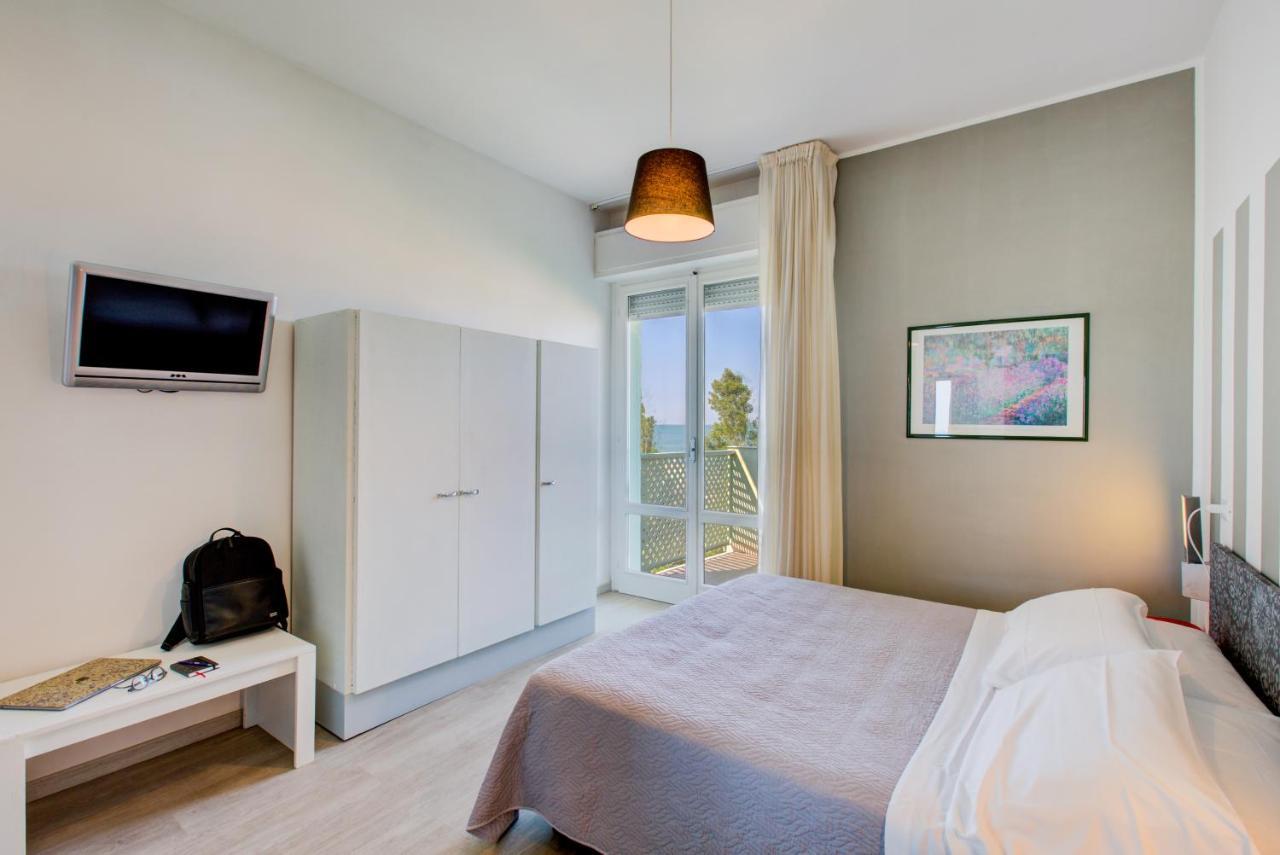 Hotel Ivano Rimini Exterior photo