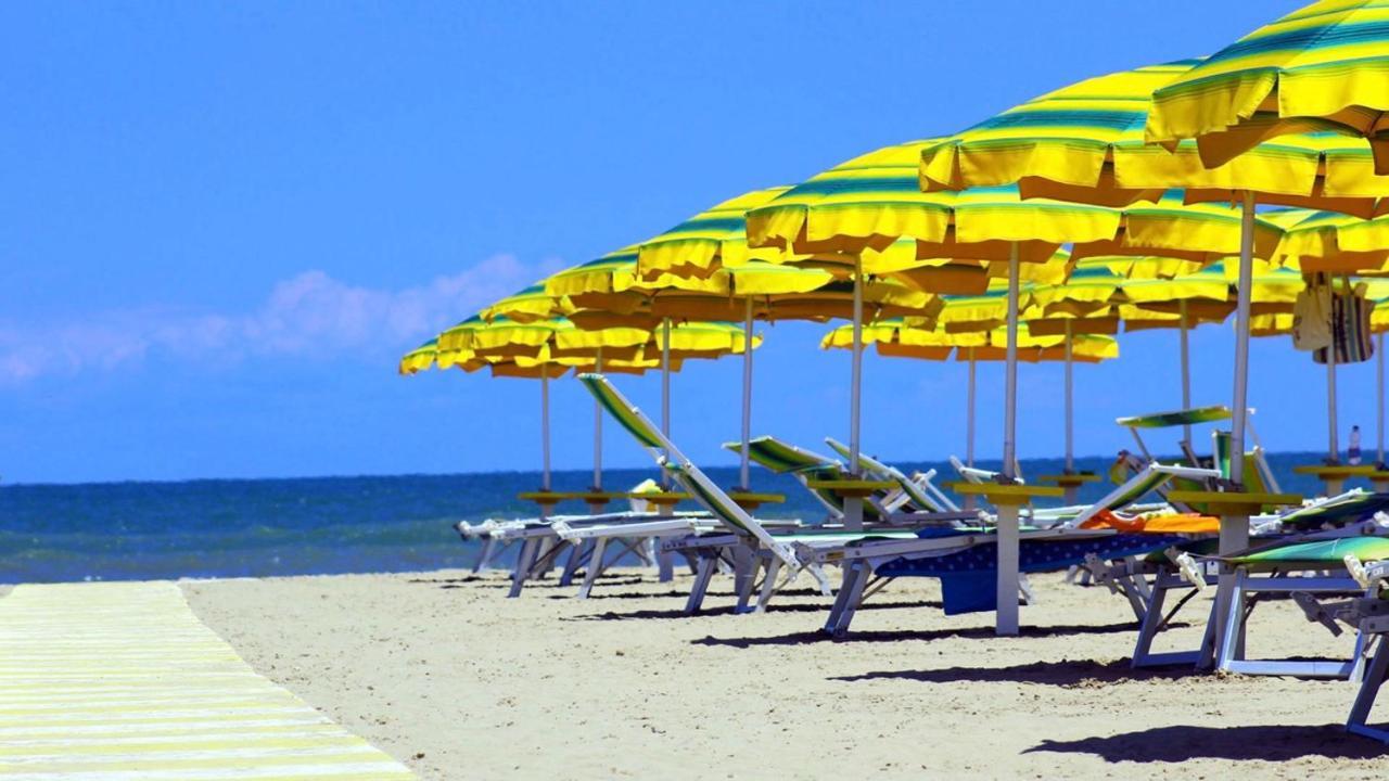 Hotel Ivano Rimini Exterior photo